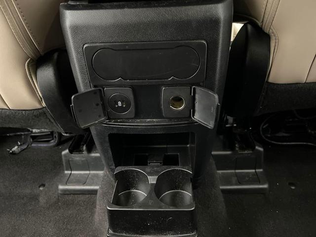 Photo of 2024 White Ford Explorer