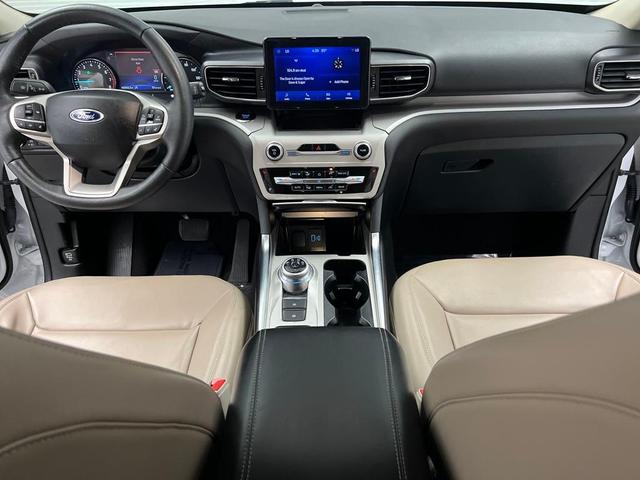 Photo of 2024 White Ford Explorer