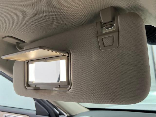 Photo of 2024 White Ford Explorer