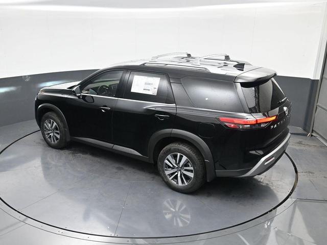 Photo of 2025 Super Black Nissan Pathfinder