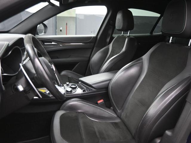 Photo of 2019 Montecarlo Blue Metallic Alfa Romeo Stelvio