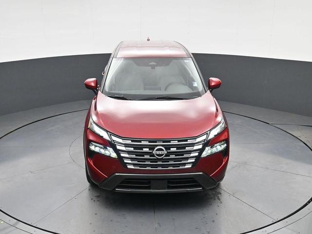 Photo of 2025 Scarlet Ember Tintcoat Nissan Rogue