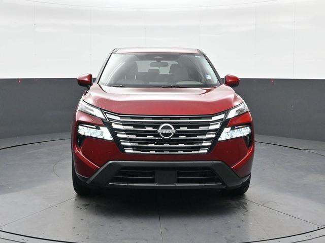 Photo of 2025 Scarlet Ember Tintcoat Nissan Rogue