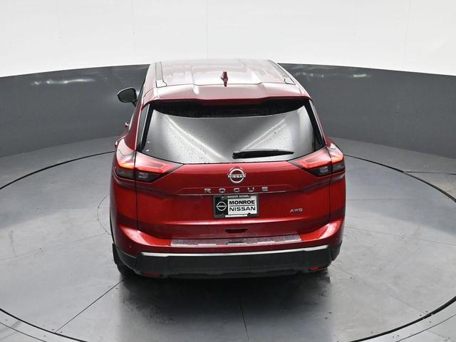 Photo of 2025 Scarlet Ember Tintcoat Nissan Rogue