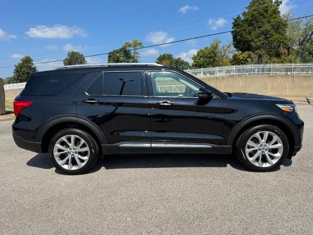 Photo of 2022 Agate Black Metallic Ford Explorer