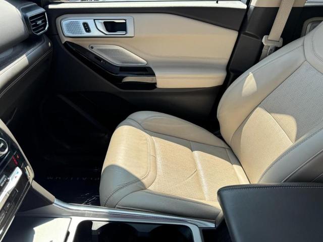 Photo of 2022 Agate Black Metallic Ford Explorer