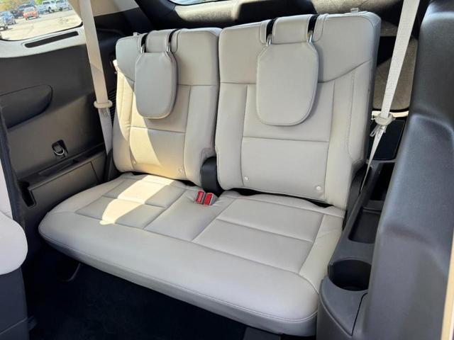 Photo of 2022 Agate Black Metallic Ford Explorer