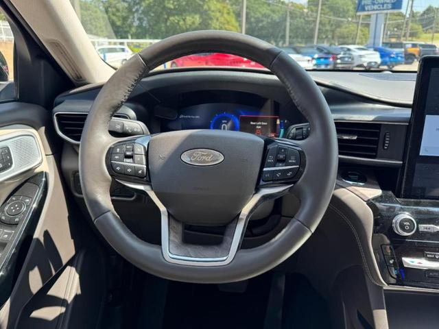 Photo of 2022 Agate Black Metallic Ford Explorer