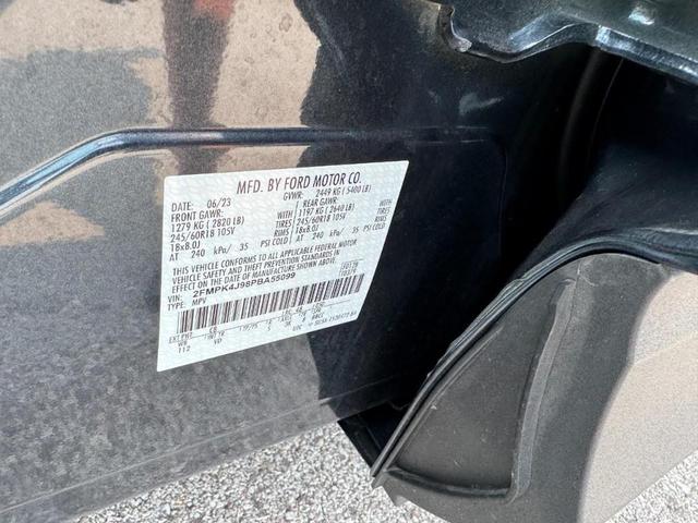 Photo of 2023 Atlas Blue Metallic Ford Edge