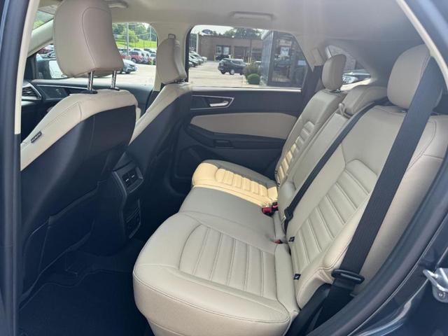 Photo of 2023 Atlas Blue Metallic Ford Edge