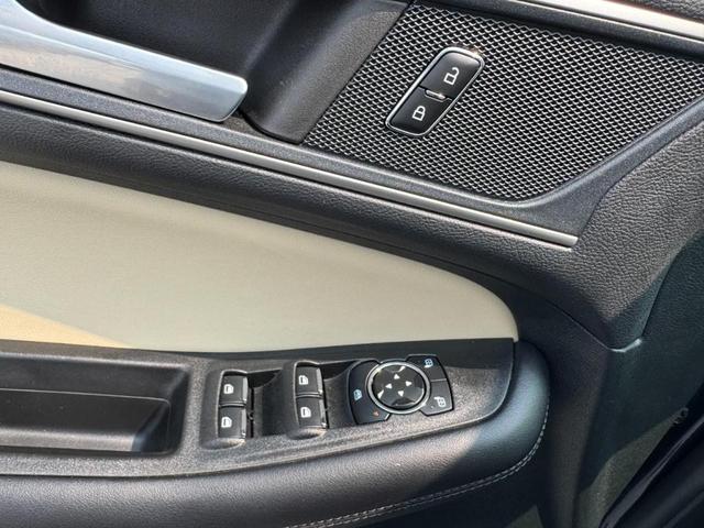 Photo of 2023 Atlas Blue Metallic Ford Edge
