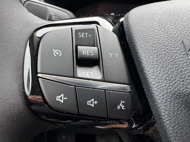 Photo of 2025 Agate Black Metallic Ford Escape