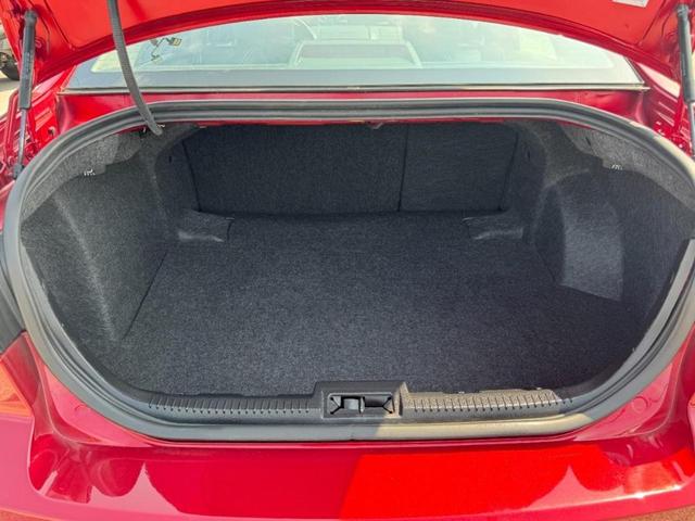 Photo of 2006 Vivid Red Metallic Mercury Milan