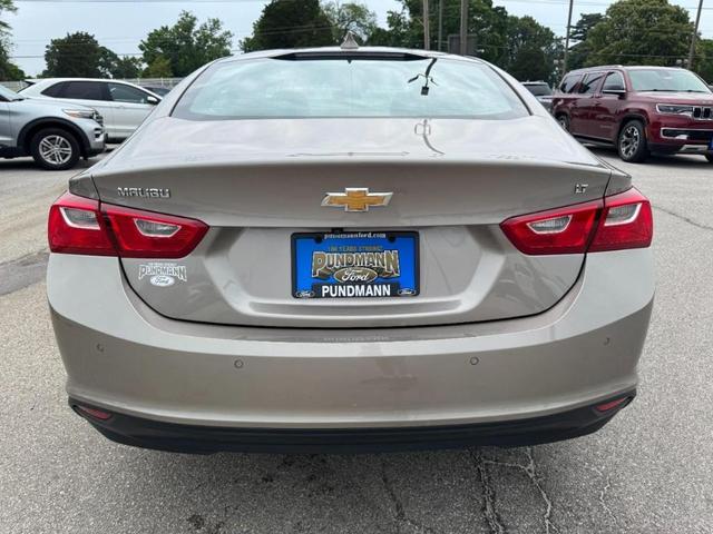 Photo of 2024 Mineral Gray Metallic Chevrolet Malibu
