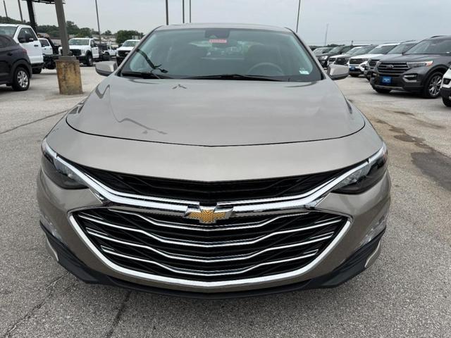 Photo of 2024 Mineral Gray Metallic Chevrolet Malibu