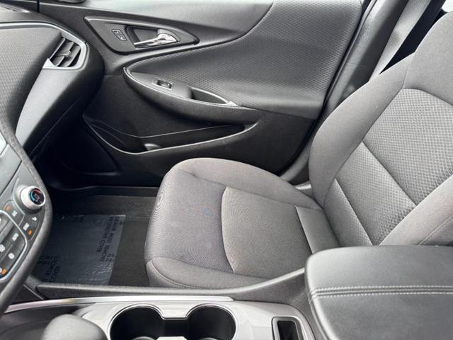 Photo of 2024 Mineral Gray Metallic Chevrolet Malibu