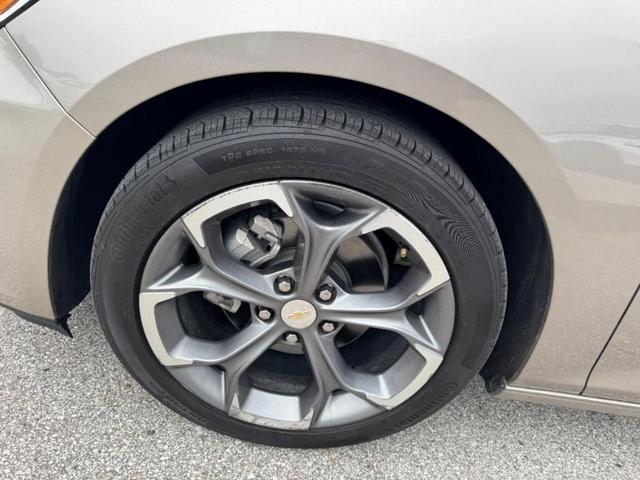 Photo of 2024 Mineral Gray Metallic Chevrolet Malibu