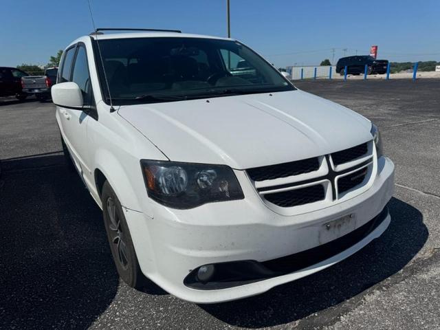 Photo of 2017 White Knuckle Clearcoat Dodge Grand Caravan