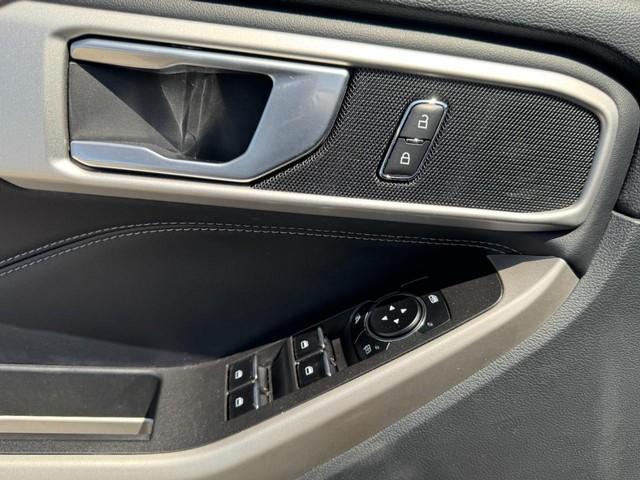 Photo of 2023 Atlas Blue Metallic Ford Explorer