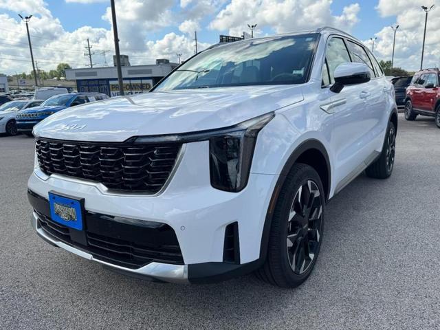 Photo of 2025 Glacial White Pearl Kia Sorento