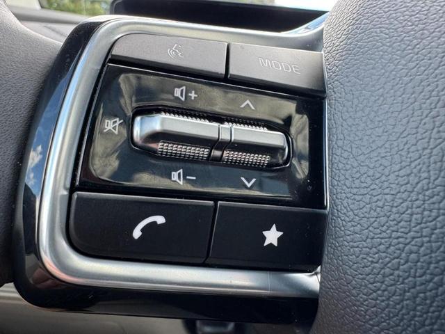 Photo of 2025 Glacial White Pearl Kia Sorento