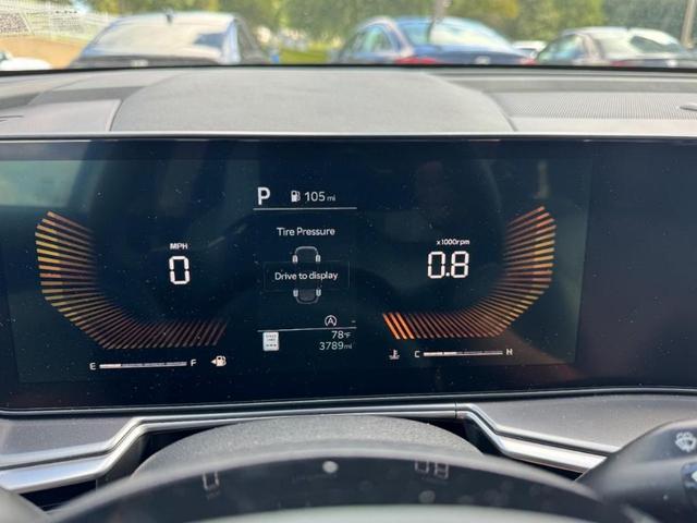 Photo of 2025 Glacial White Pearl Kia Sorento