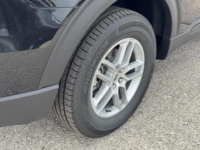 Photo of 2026 Agate Black Metallic Ford Explorer
