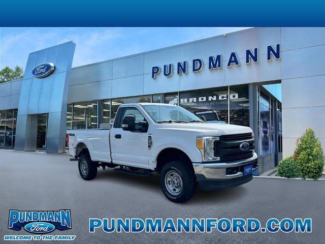 Photo of 2017 Oxford White Ford F-350