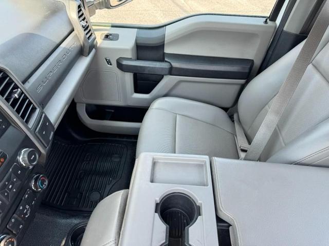 Photo of 2017 Oxford White Ford F-350