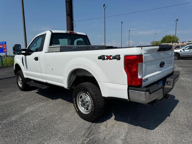 Photo of 2017 Oxford White Ford F-350