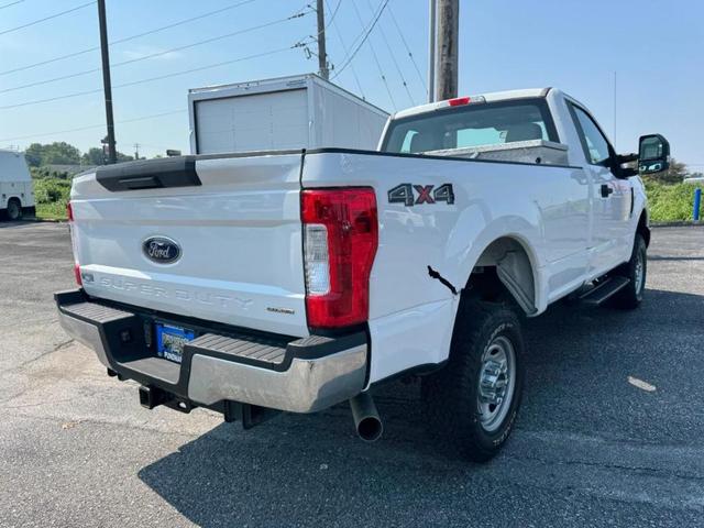 Photo of 2017 Oxford White Ford F-350