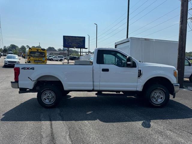 Photo of 2017 Oxford White Ford F-350