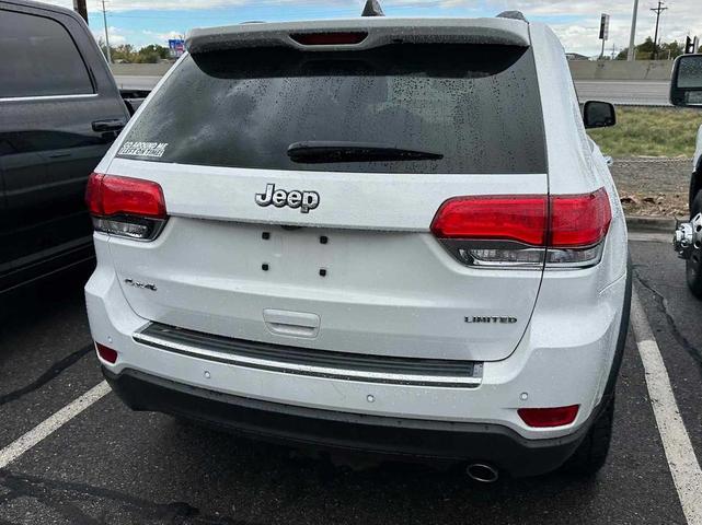 Photo of 2017 Bright White Clearcoat Jeep Grand Cherokee