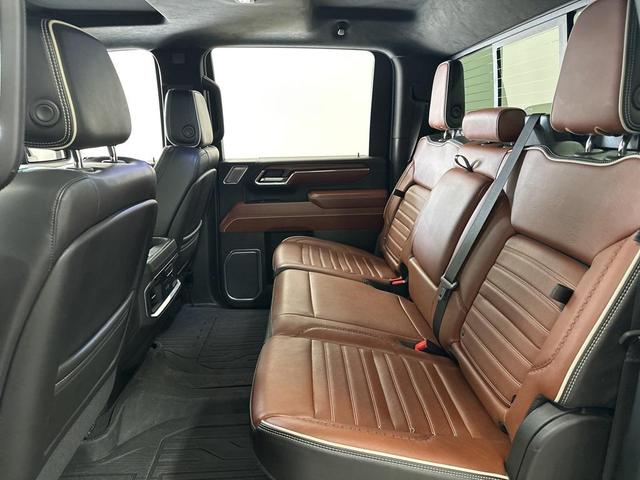 Photo of 2024 Onyx Black GMC Sierra 3500