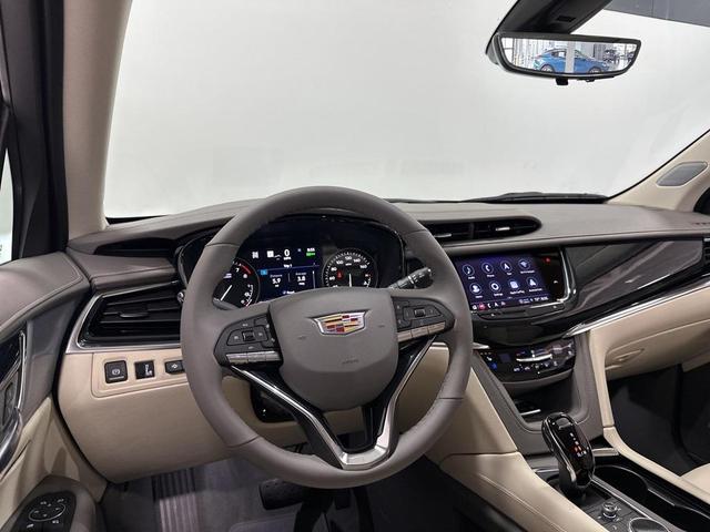 Photo of 2025 Emerald Lake Metallic Cadillac XT6