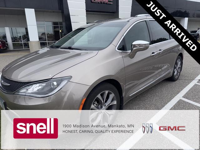 Photo of 2018 Bronze Chrysler Pacifica