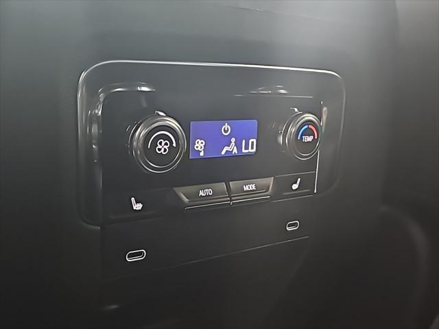 Photo of 2025 Summit White GMC Yukon
