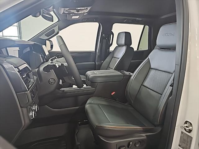 Photo of 2025 Summit White GMC Yukon