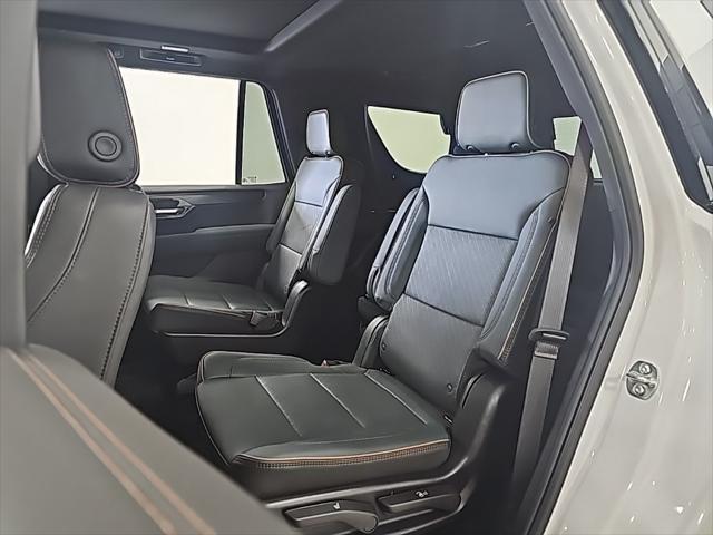 Photo of 2025 Summit White GMC Yukon