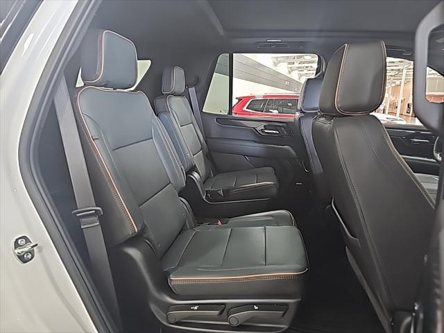 Photo of 2025 Summit White GMC Yukon