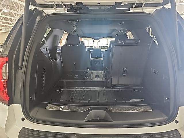 Photo of 2025 Summit White GMC Yukon