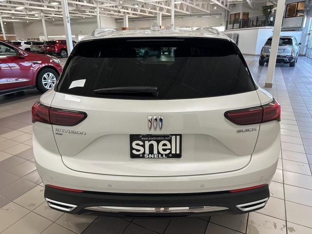 Photo of 2025 White Frost Tricoat Buick Envision