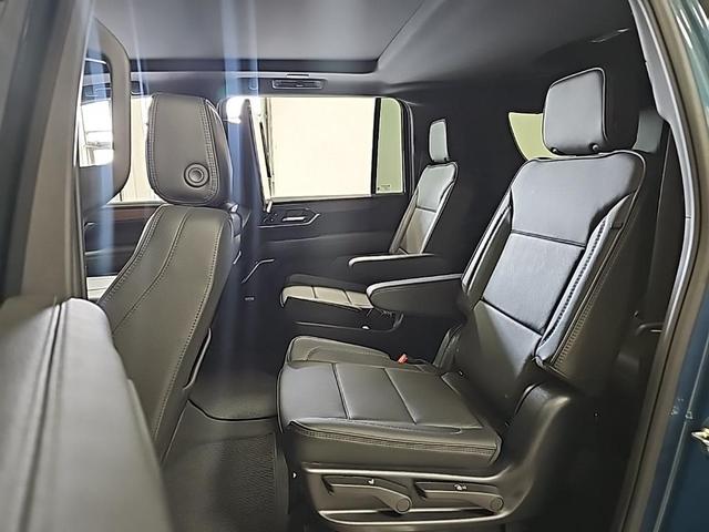 Photo of 2025 Downpour Metallic GMC Yukon XL