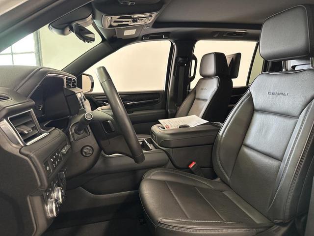 Photo of 2024 White Frost Tricoat GMC Yukon XL