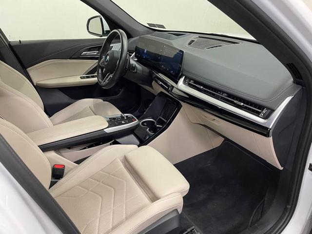 Photo of 2023 MINERAL WHITE BMW X1