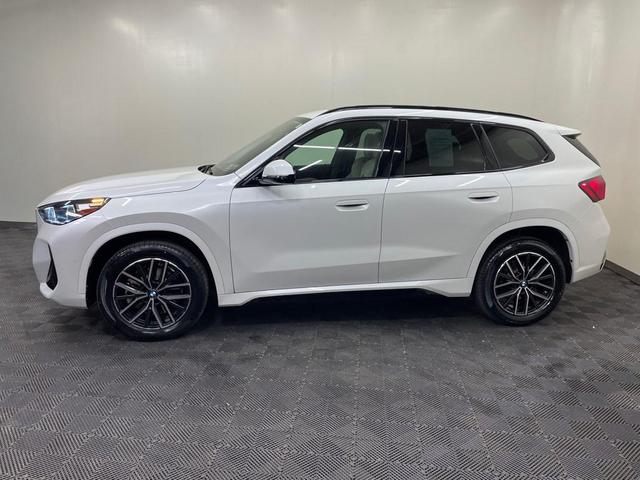 Photo of 2023 MINERAL WHITE BMW X1