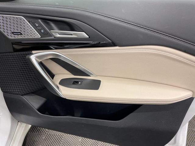 Photo of 2023 MINERAL WHITE BMW X1