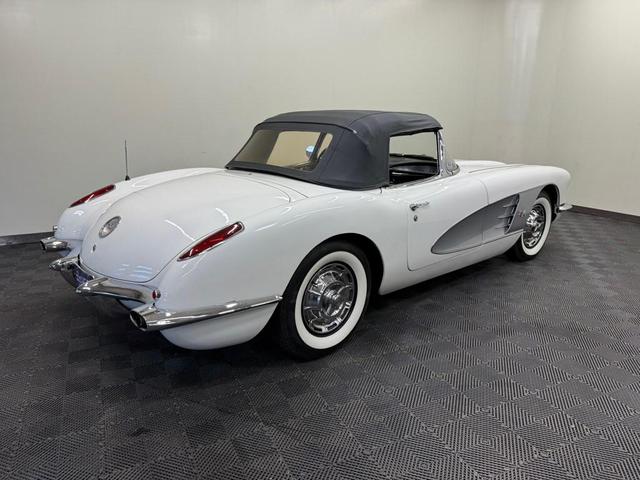 Photo of 1959 WHITE Chevrolet Corvette