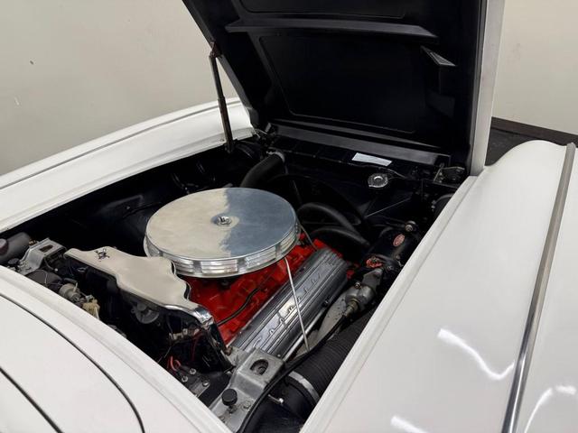 Photo of 1959 WHITE Chevrolet Corvette