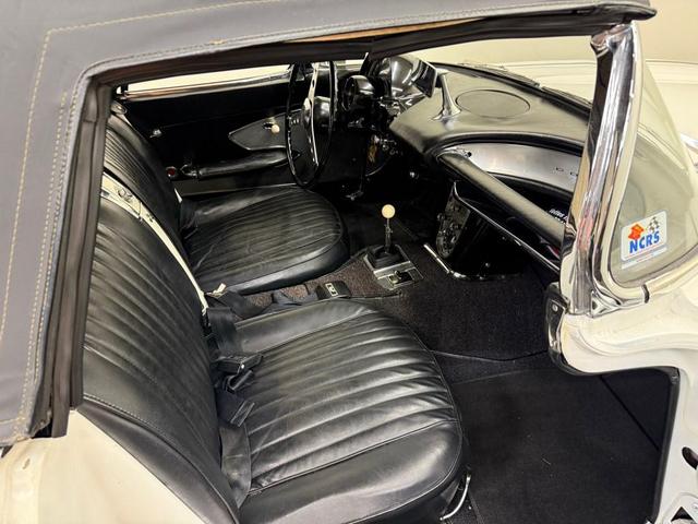 Photo of 1959 WHITE Chevrolet Corvette